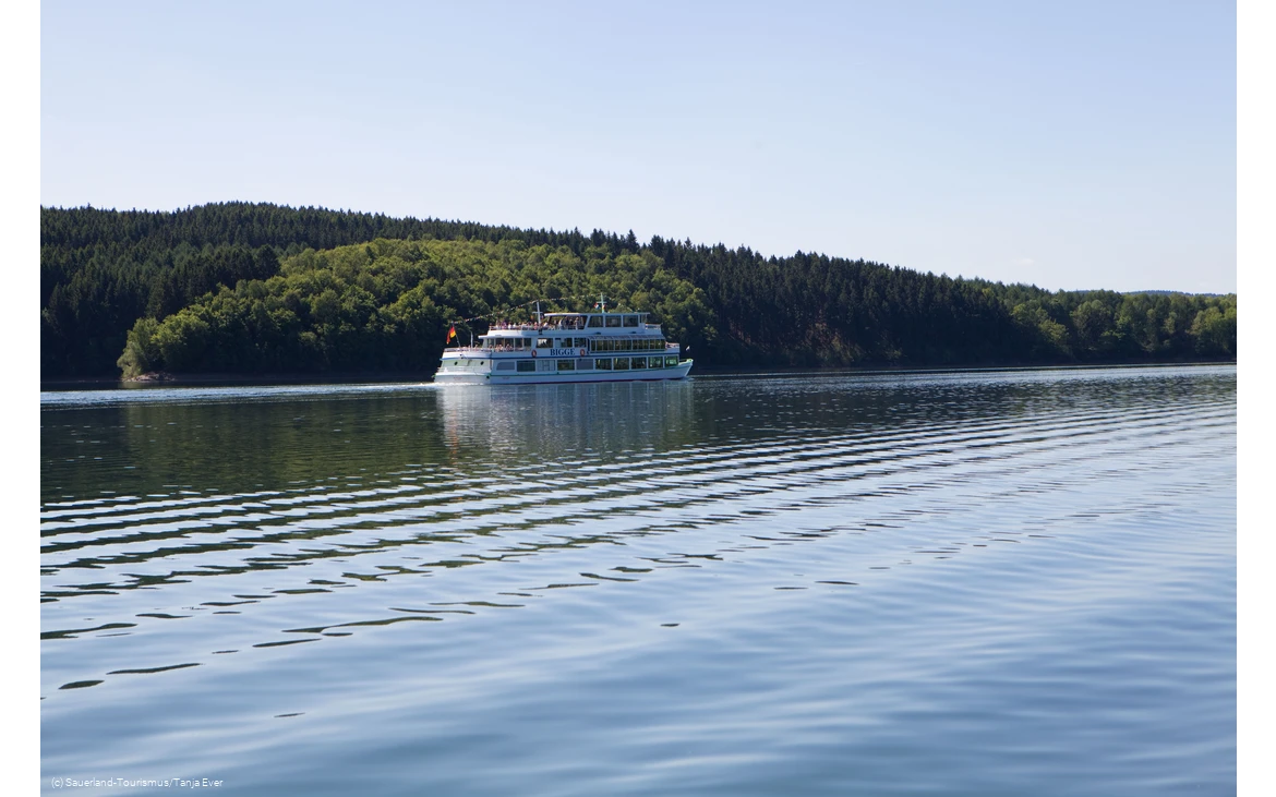 Passenger ship on the Biggesee.