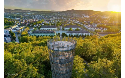 Hemer im Hintergrund