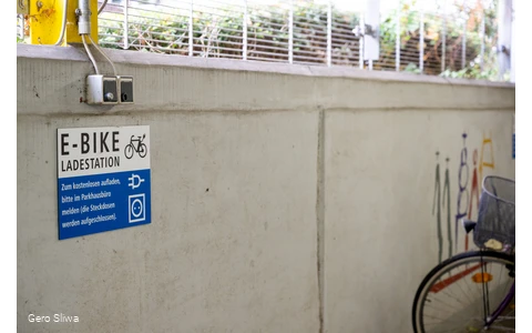 20240927_E-Bike-Ladestation Parkhaus.jpg