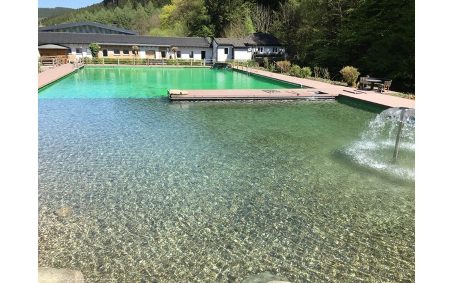 Schwimmbecken