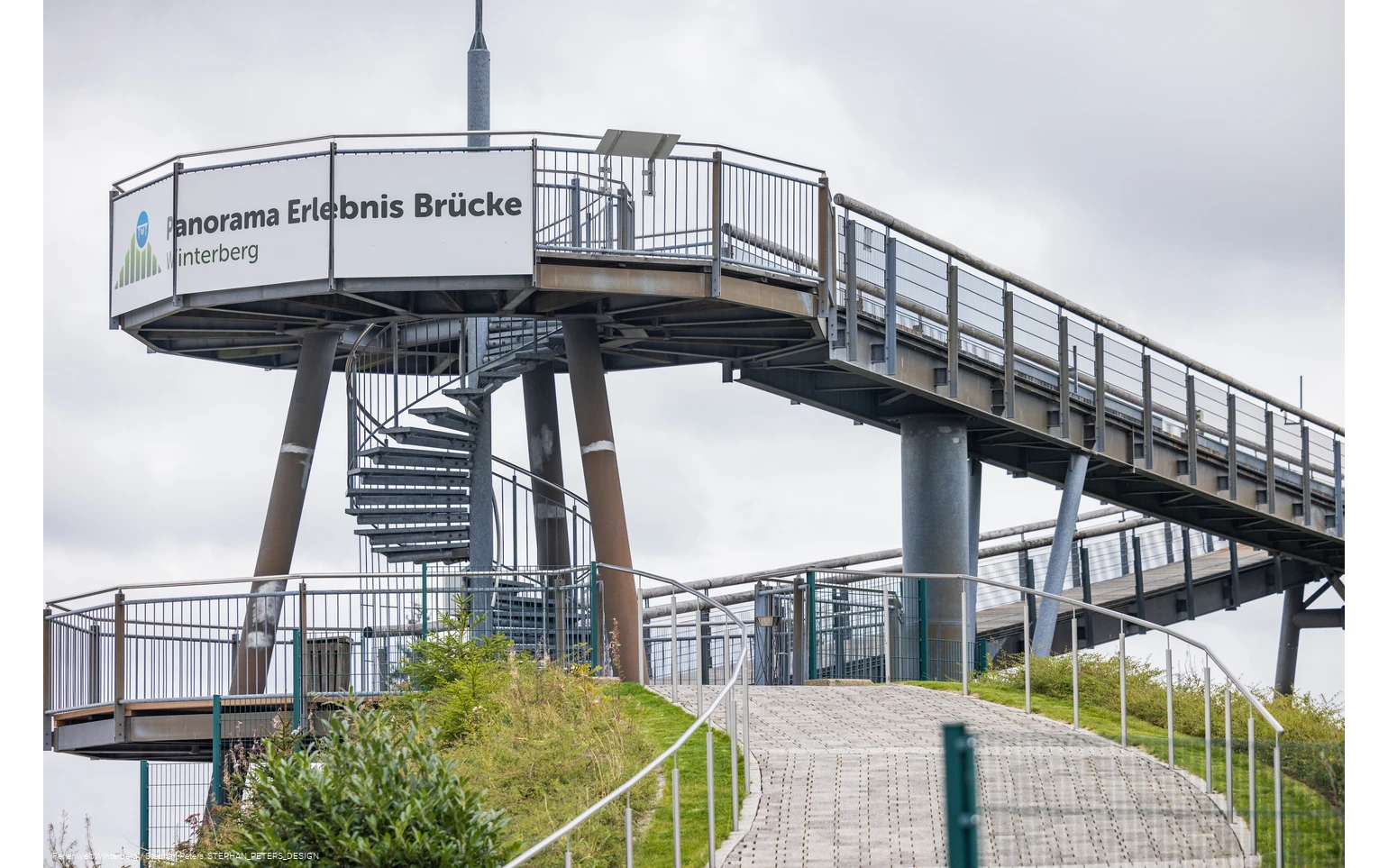Panorama Erlebnisbrücke beim Erlebnisberg Kappe in Winterberg.