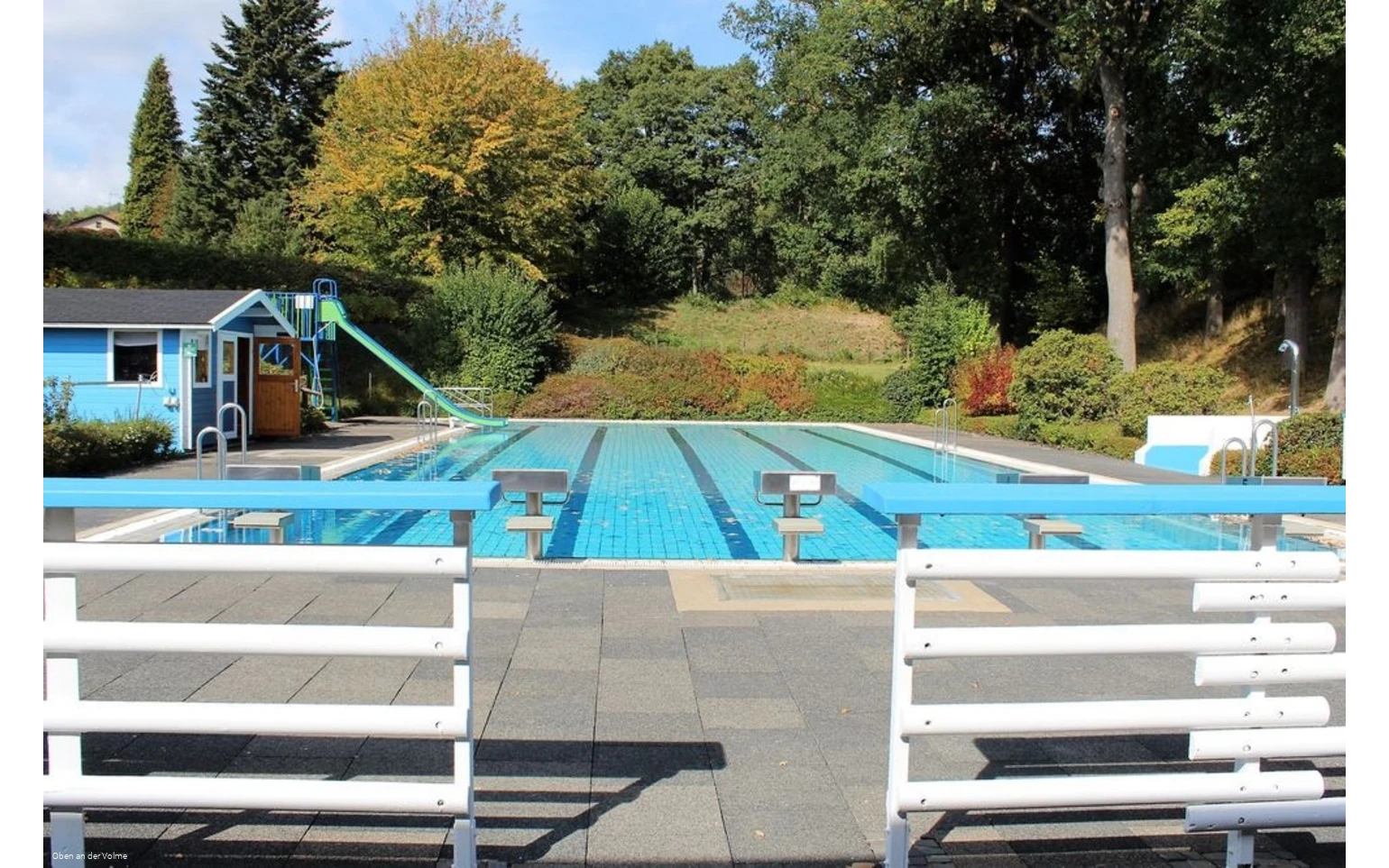 Streblöcke und eine kleine Rutsche