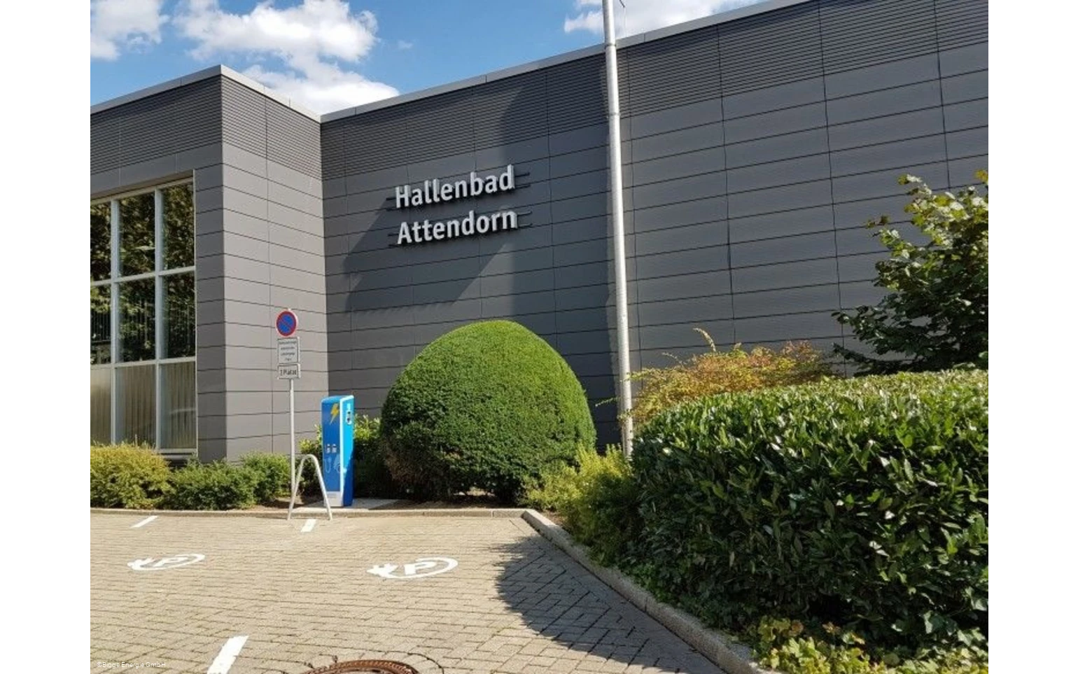 Hallenbad Attendorn von außen