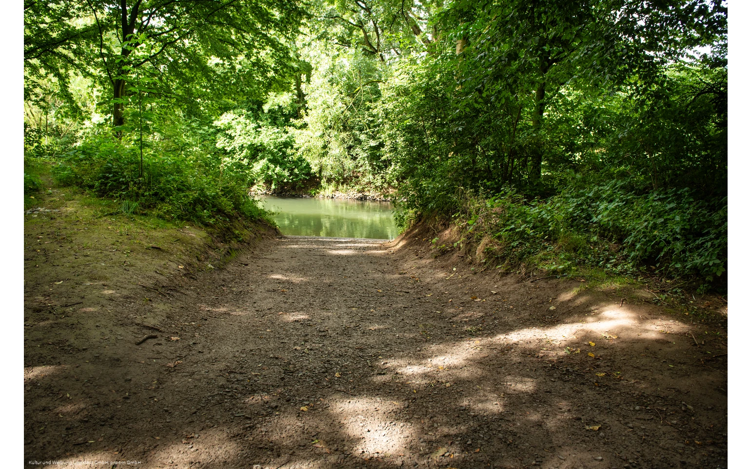 Kanueinstieg Rebbeke Zur Neuen Brücke (c) KWL Kultur und Werbung Lippstadt GmbH Pro-t-in Gm.jpg