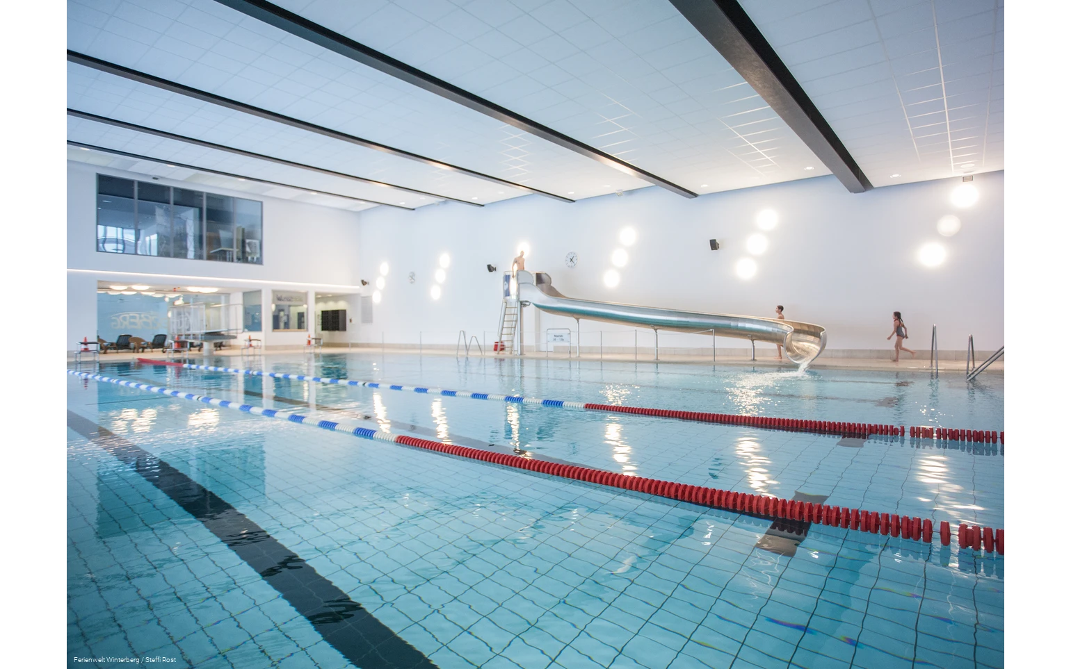 Schwimmbad Winterberg mit Rutsche