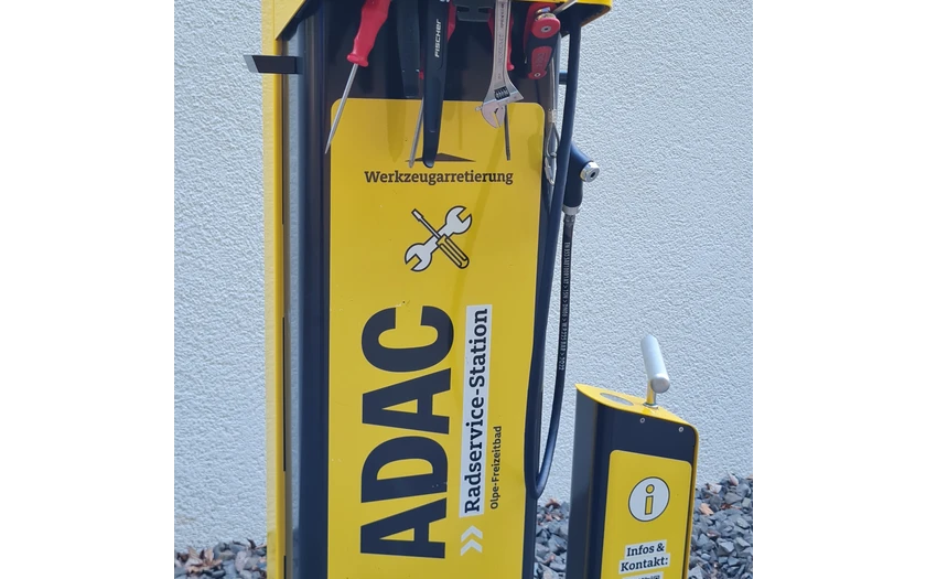 Radservicestation Freizeitbad Olpe - vertikale Nahaufnahme