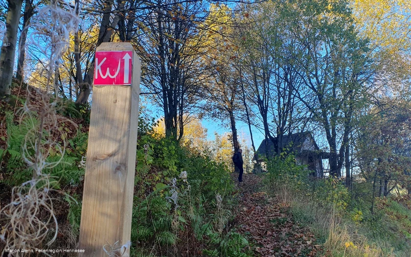 Wegmarkierung Klosterweg Südroute (rotes KW)