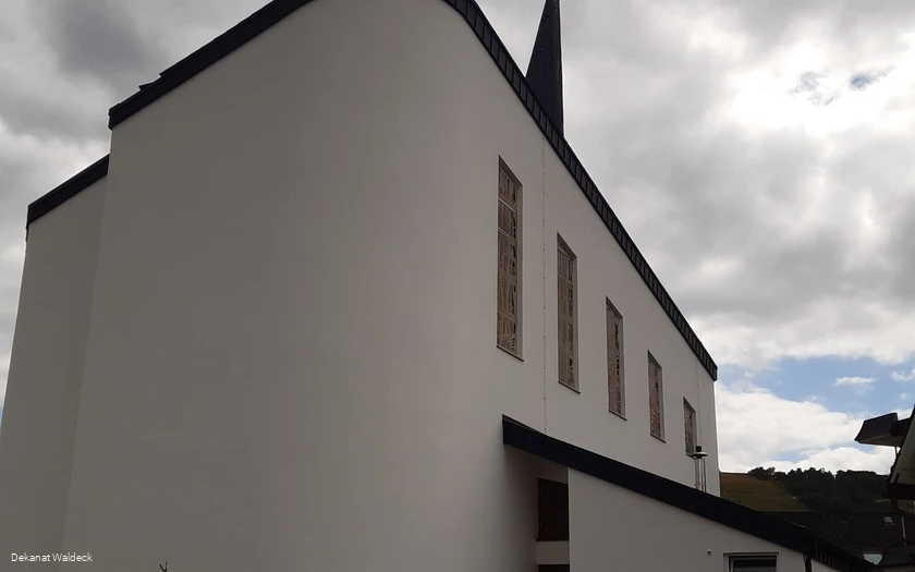 katholische-kirche-willingen.jpg