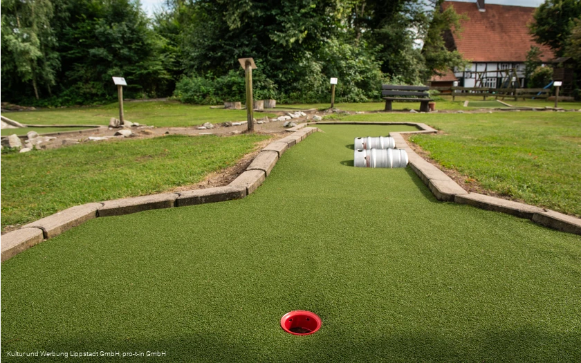 Minigolf Loesmann auf der Heide (c) KWL Kultur und Werbung Lippstadt GmbH Pro-t-in GmbH (2).jpg Minigolf Loesmann auf der Heide (c) KWL Kultur und Werbung Lippstadt GmbH Pro-t-in GmbH (2).jpg