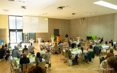 Akteure der Tourismusbranche im Sauerland auf einer internen Vernetzungsveranstaltung