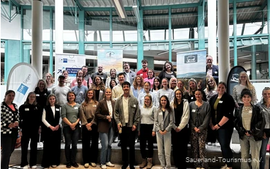 Junge Akteuere der Tourismus- und Freizeitbranche im sauerland bei dem Tourismus-Barcamp Sauerland