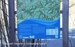 Infotafel am Wanderparkplatz Oberbach