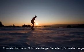 Langlauf beim Sonnenuntergang