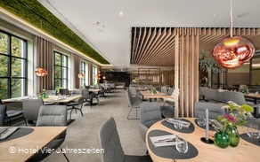 Modernes Hotelrestaurant mit stilvollem Ambiente
