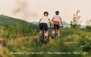 Mountainbikers op pad bij TrailGround Brilon.