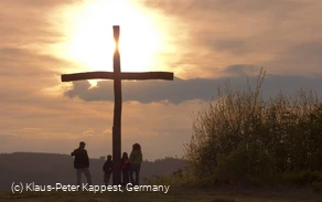 Gipfelkreuz Orenberg bei Sonnenuntergang