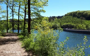 Jubachtalsperre mit Staumauer