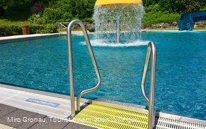 freibad-usseln-beckeneinstieg.jpg