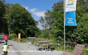 Rastplatz RuhrtalRadweg Schieferbau Nuttlar