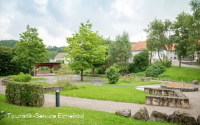 dorfplatz-eimelrod.jpg