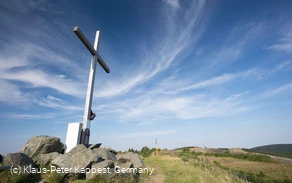Clemensberg mit Gipfelkreuz Clemensberg mit Gipfelkreuz