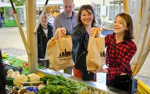 Wochenmarkt_Monokultur Studio.jpg