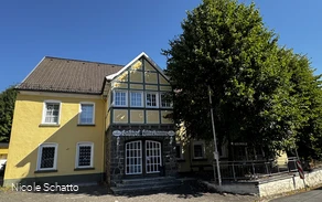 Frontansicht Gasthaus Hültekanne