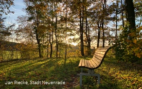 Bank Wanderparkplatz Schlade ©Jan Riecke.jpeg