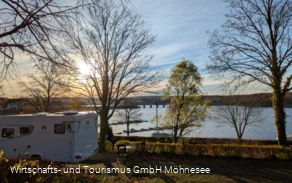 Wohnmobilstellplatz Delecke Nord im Herbst