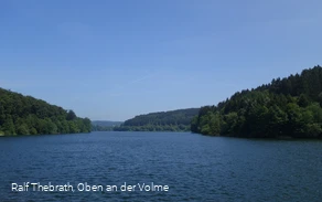 Aussicht von der Staumauer auf die Lingesetalsperre