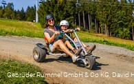 Mutter und Kind auf Mountaincart