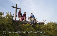 Wandergruppe am Gipfelkreuz