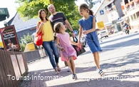 familie-shopping-hauptstrasse-willingen_c__wolfgang-detemple-tourist-info-willingen.jpg