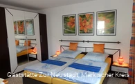 Gästezimmer Doppelbett - © Gaststätte Zur Neustadt