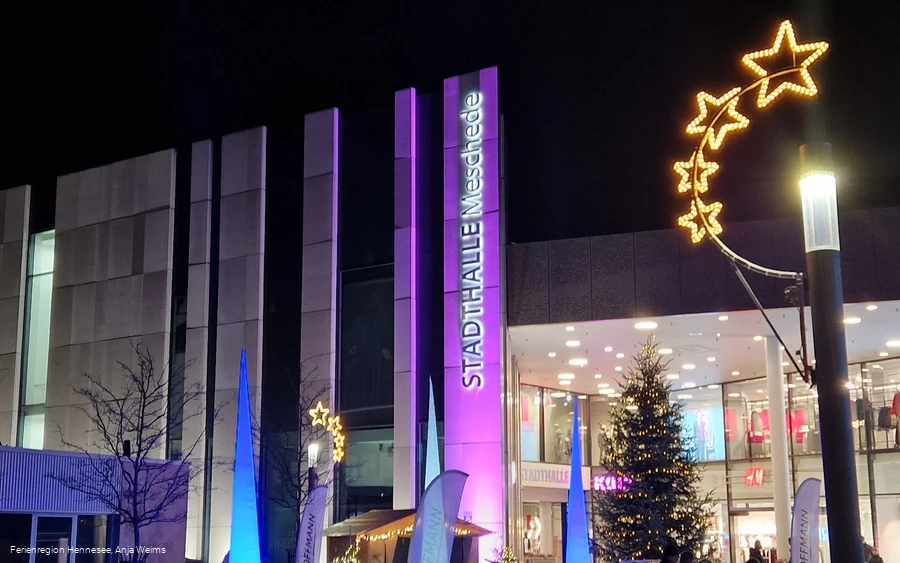 Meschede Herum Stadthalle (abends)