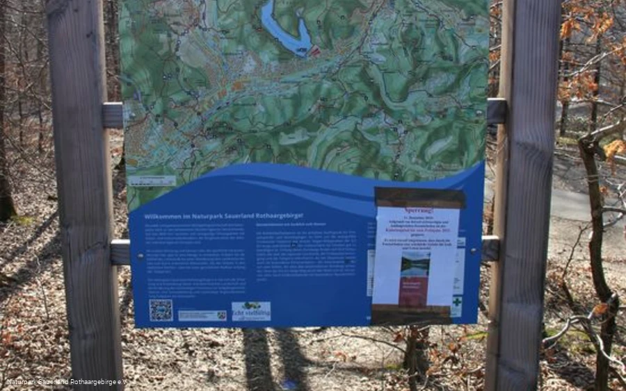 Infotafel am Wanderparkplatz