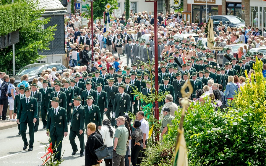 schuetzenfest-usseln-festzug c) schuetzenverein-usseln.jpg