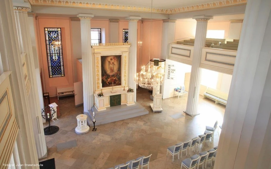 Auferstehungskirche innen