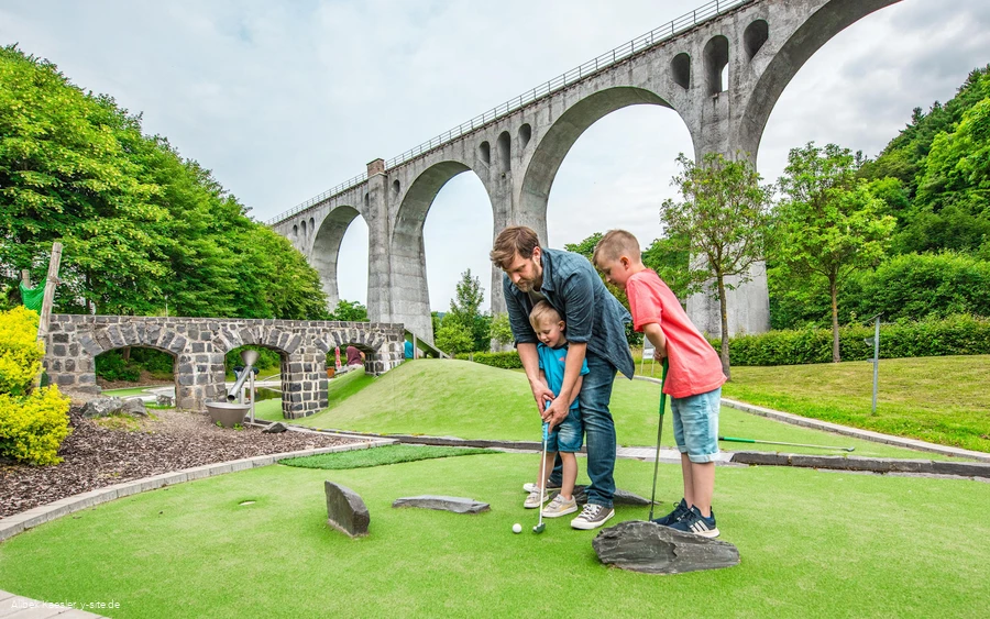 abenteuergolf-willingen-familie.jpg