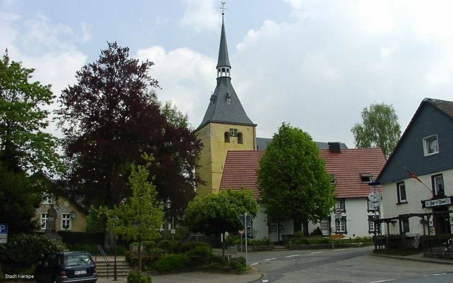 Außenansicht Servatiuskirche