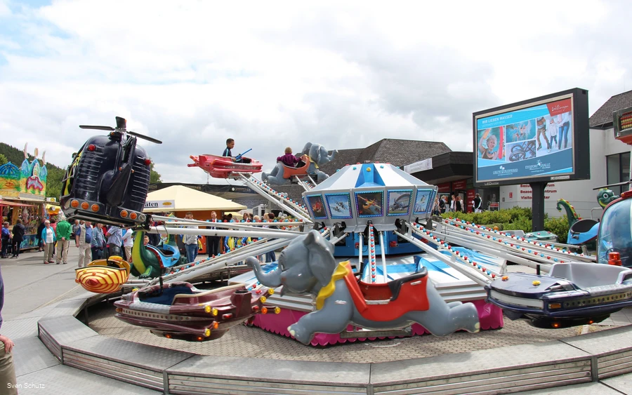 kinderkarussell-schuetzenfest-willingen c) sven-schuetz-upland-tips.JPG kinderkarussell-schuetzenfest-willingen c) sven-schuetz-upland-tips.JPG