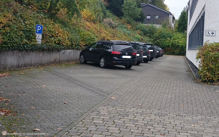 Barrierefreier Parkplatz am Rathaus der Gemeinde Eslohe