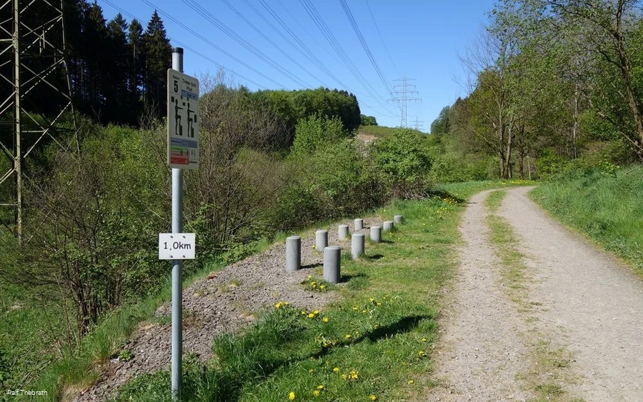 Ein Hinweisschild weisst die Sportler auf die mögl
