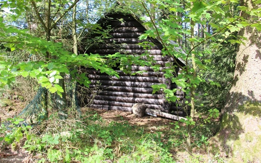 Die idyllisch gelegene Schutzhütte Hühnerkamp Die idyllisch gelegene Schutzhütte Hühnerkamp