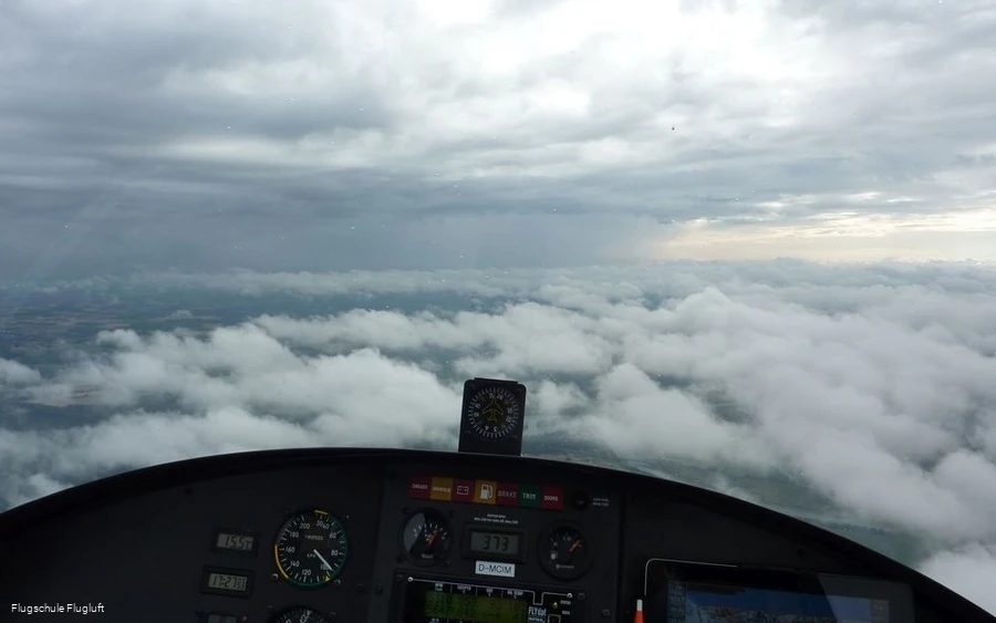 Blick aus dem Cockpit Blick aus dem Cockpit