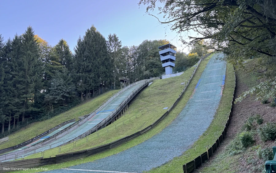 Blick auf die Schanzen an der Aggerquelle 