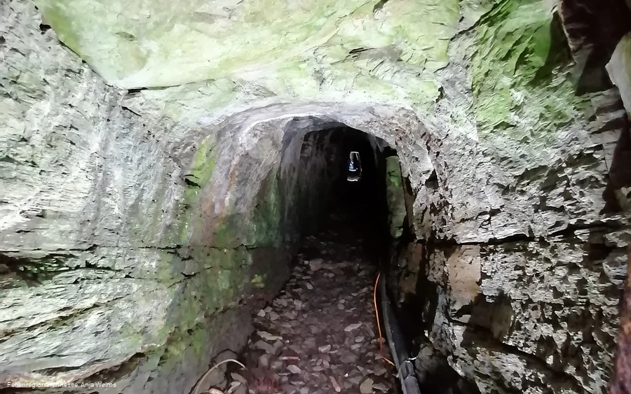 Bergbau Wanderweg Blick in den Venetianerstollen