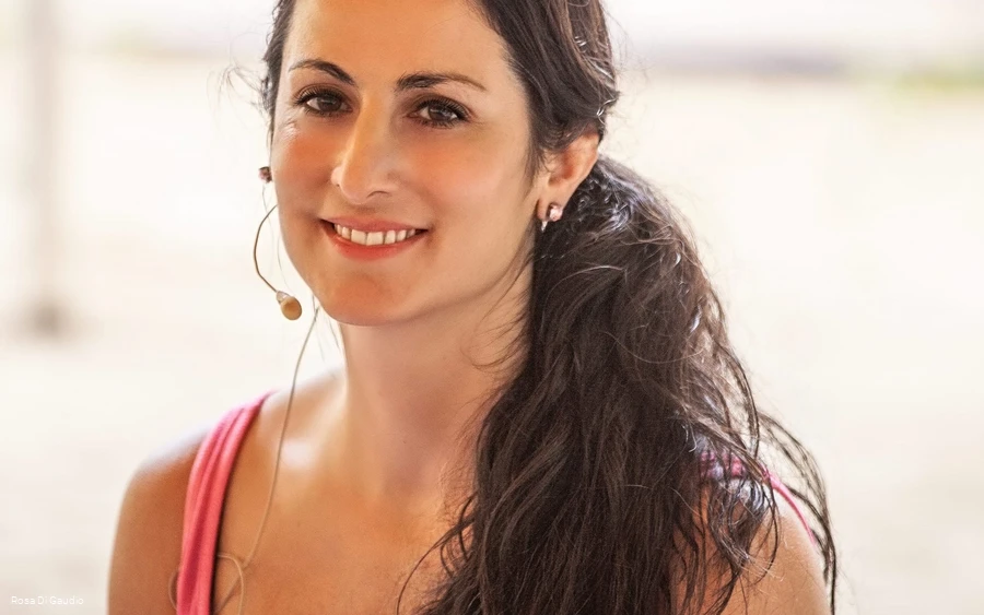 Yoga Rosa