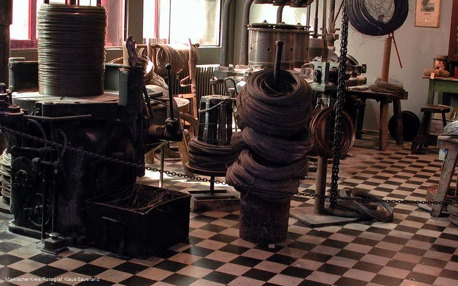 Historische Drahtziehmaschine Deutsches Drahtmuseu