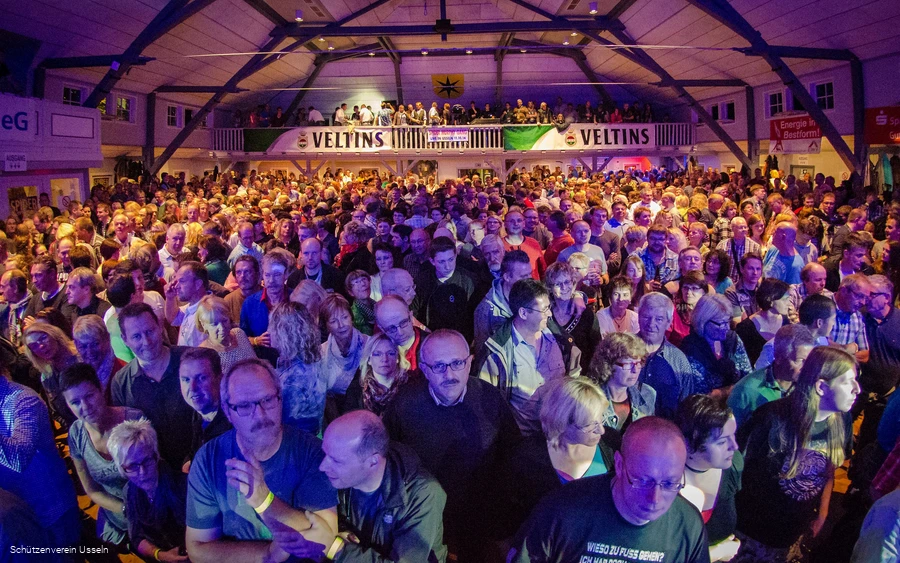 Party in der Schützenhalle Usseln